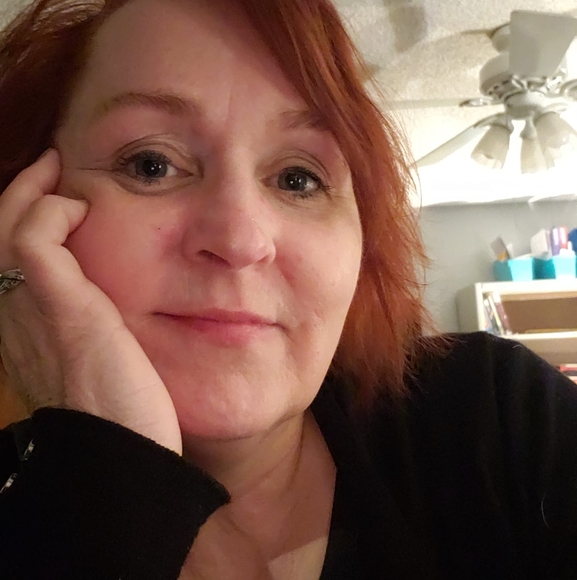 Poshmark profile picture for @myrtle